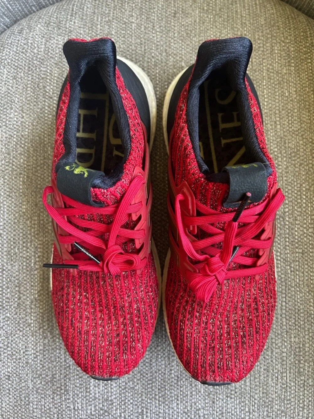 Adidas x Game of Thrones Wmns UltraBoost 4.0 "House Lannister" Sneakers - Picture 6 of 7